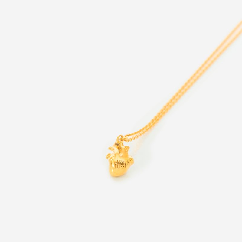 COLGANTE-CORAZON-DORADO-4-4×4