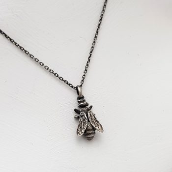 Colgante Porca Miseria abeja grande plata