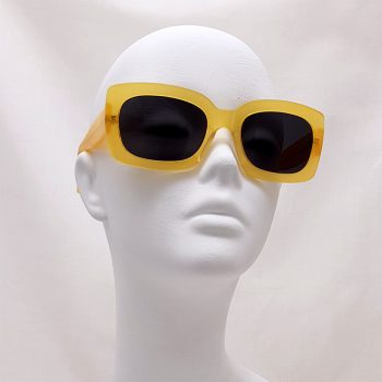 Gafas cuadradas mostaza