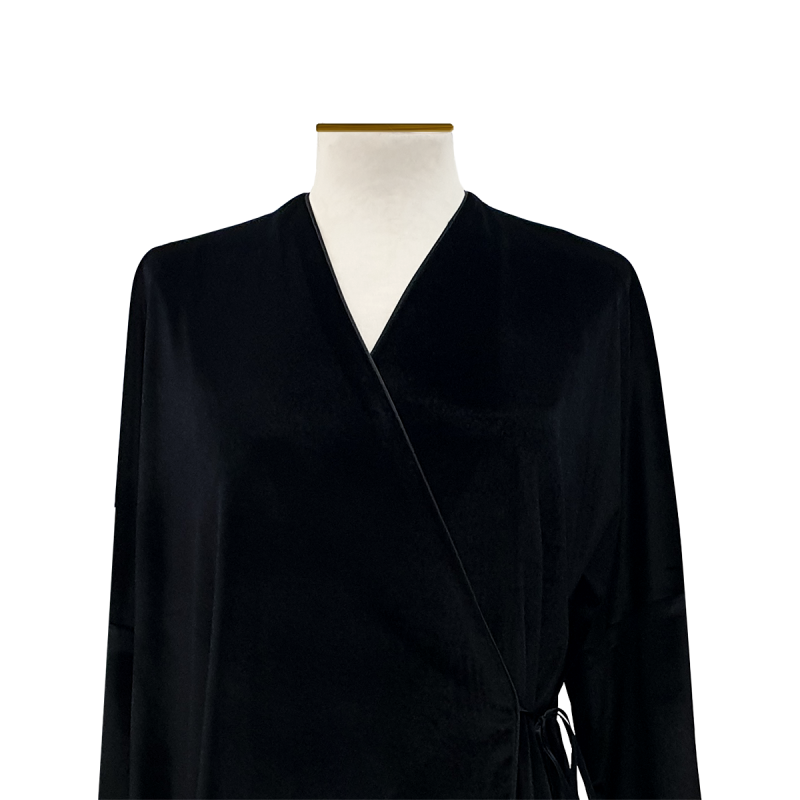 blusa-kimono-terciopelo-negro-detalle