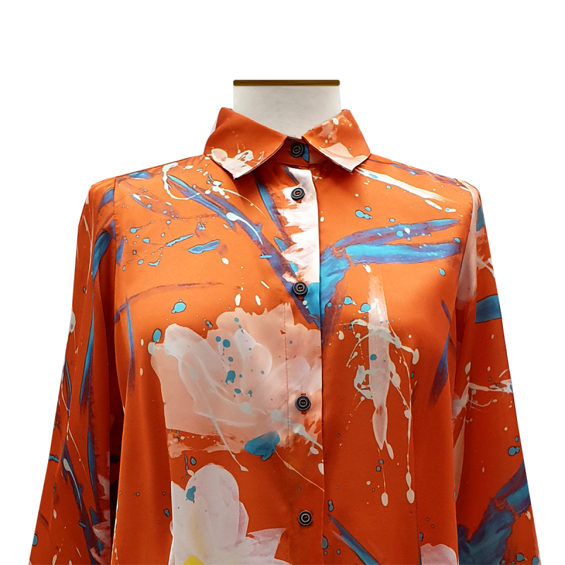 camisa-recta-saten-naranja-pìnceladas-detalle