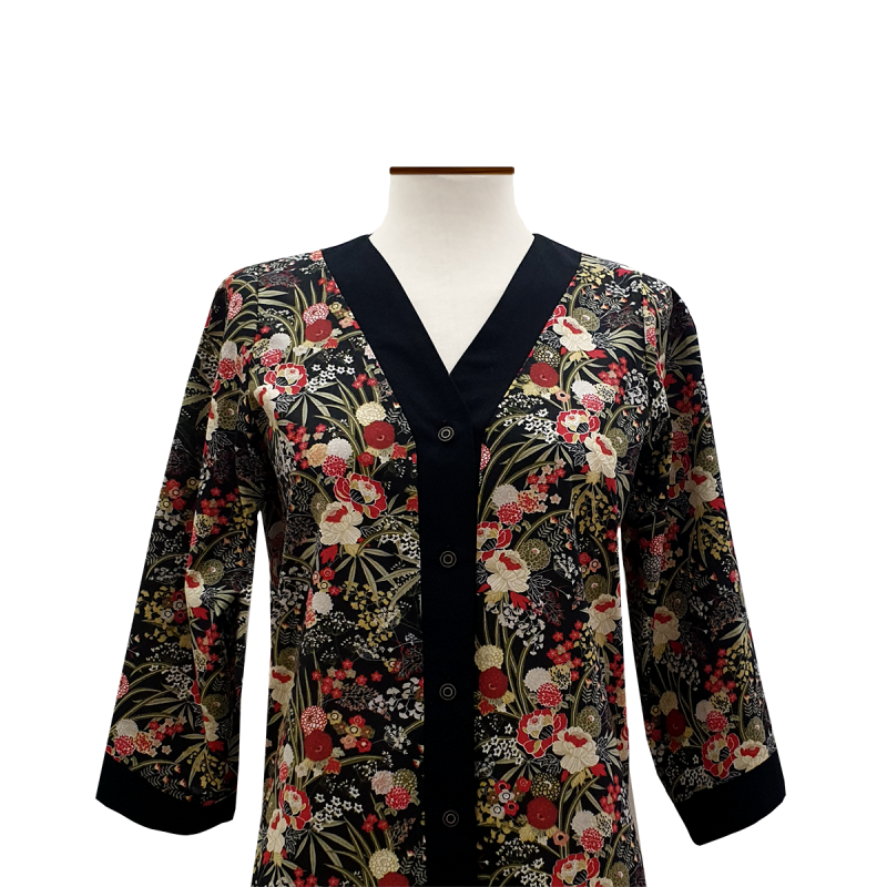 Blusa botones algodón negro flor oriental