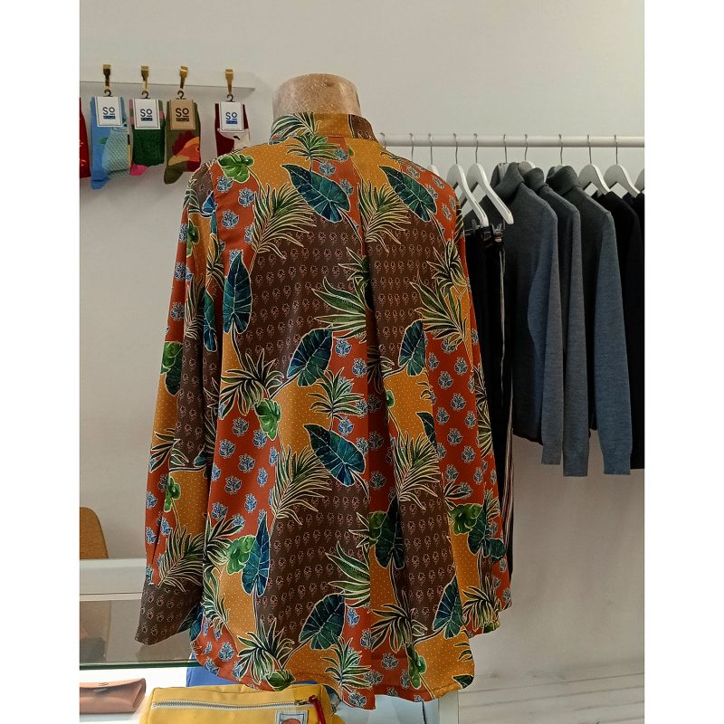 CAMISA-CAPA-MILANO-ESPALDA