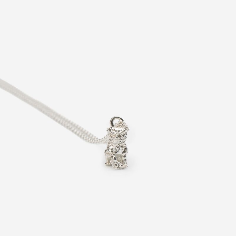 COLGANTE-LEON-FU-HEMBRA-PLATA-1500