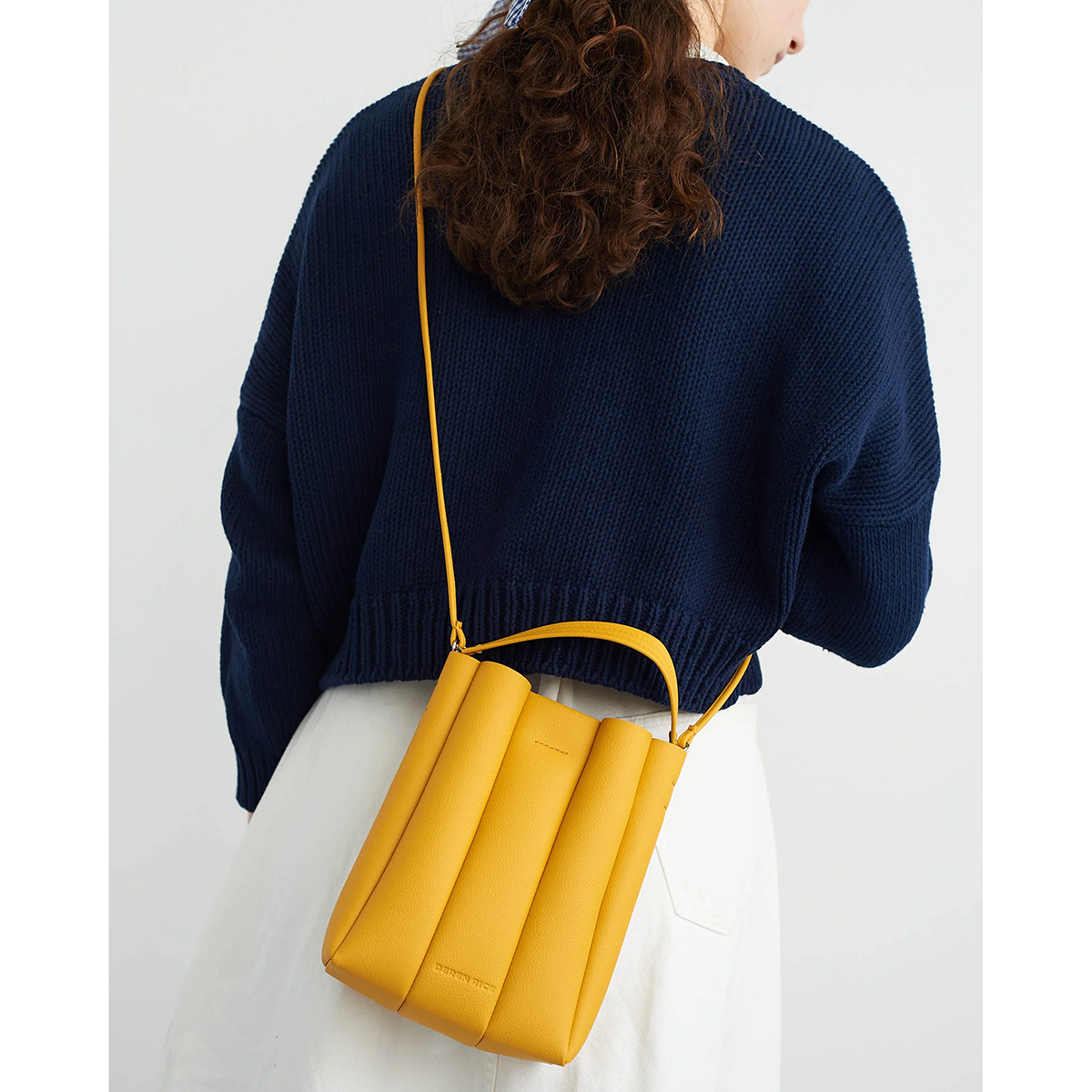 SHELLBAG_D5_AMBAR_8 Bolso Shell A5 mostaza