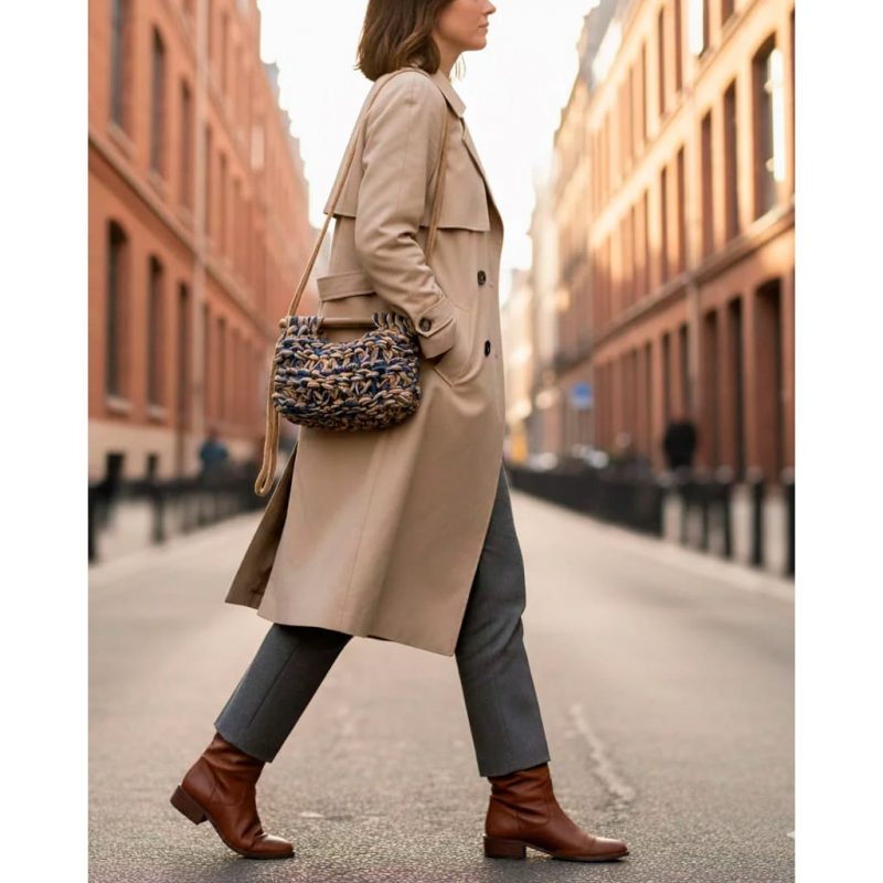 LUME-camel-indigo-al-hombro-ciudad-WEB