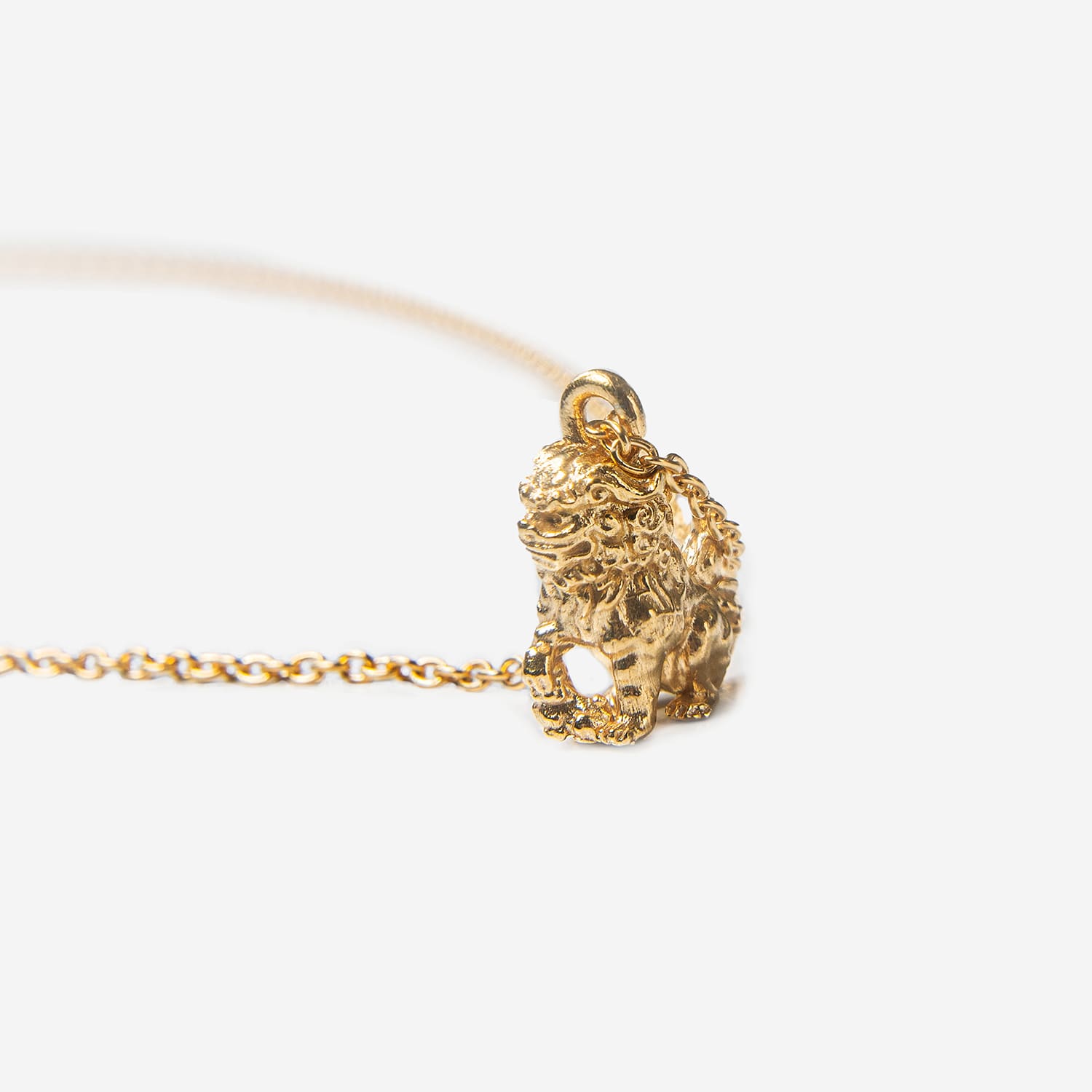 Colgante León de Fu hembra oro