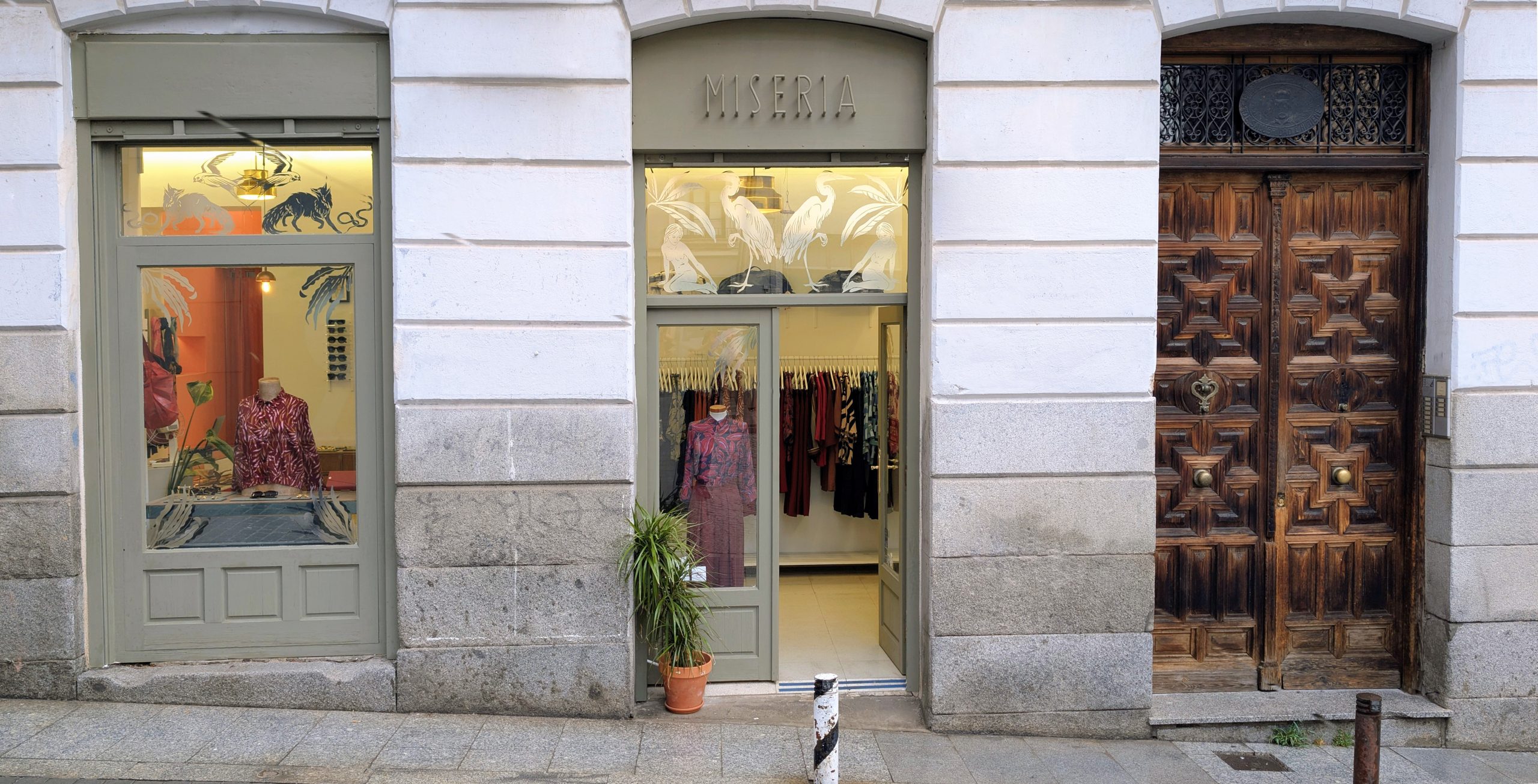 Fachada de Miseria Shop en Madrid